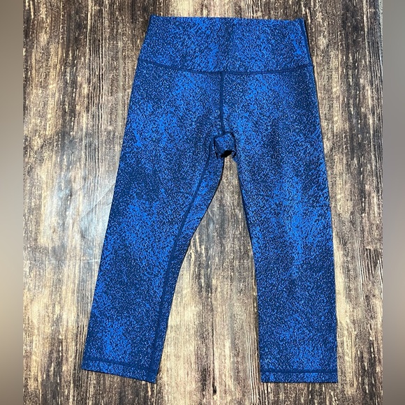 Lululemon Wunder Under Crop Hi Rise Luxtreme size 10 Blue - Picture 1 of 3